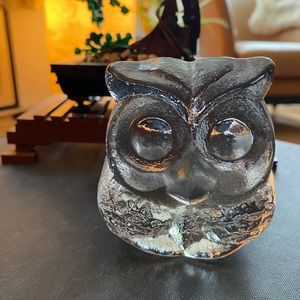 Vintage signed Scruf art glass owl figurine/paperweight. 3”. Original sticker.